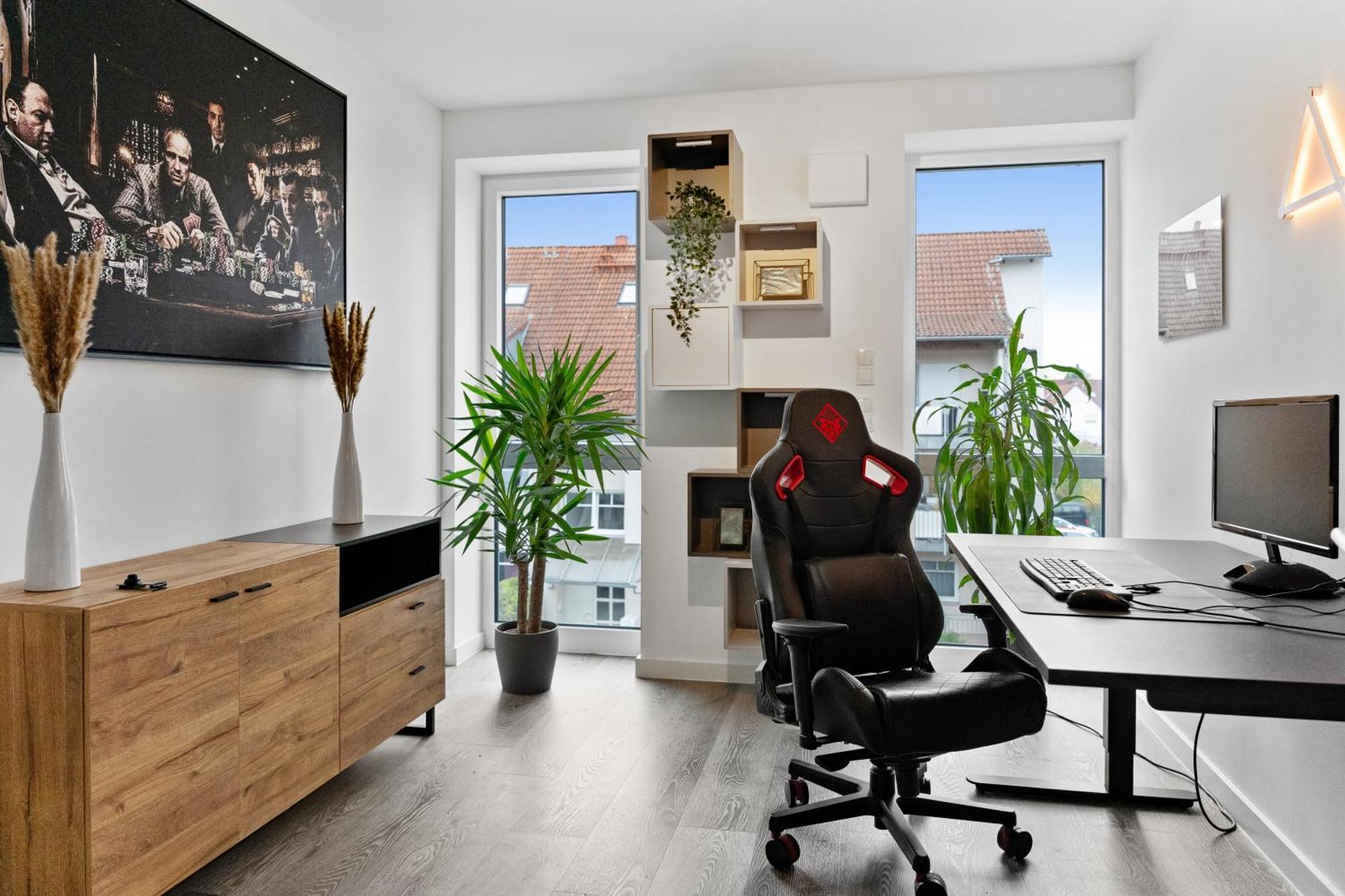 Modern Style Business Suite - Office - Kitchen - Balcony 헤르초게나우라흐 외부 사진